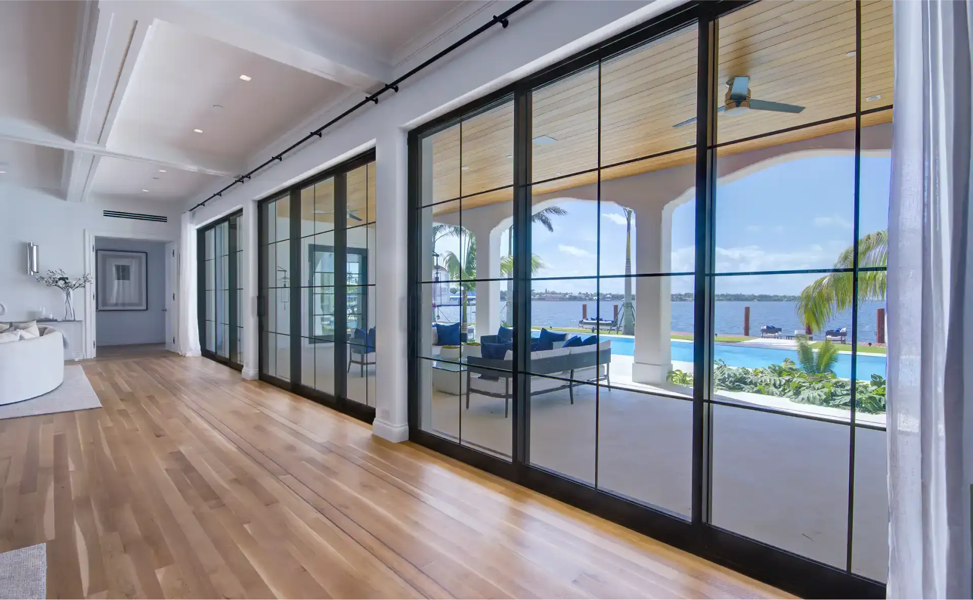 Panoramic Windows
